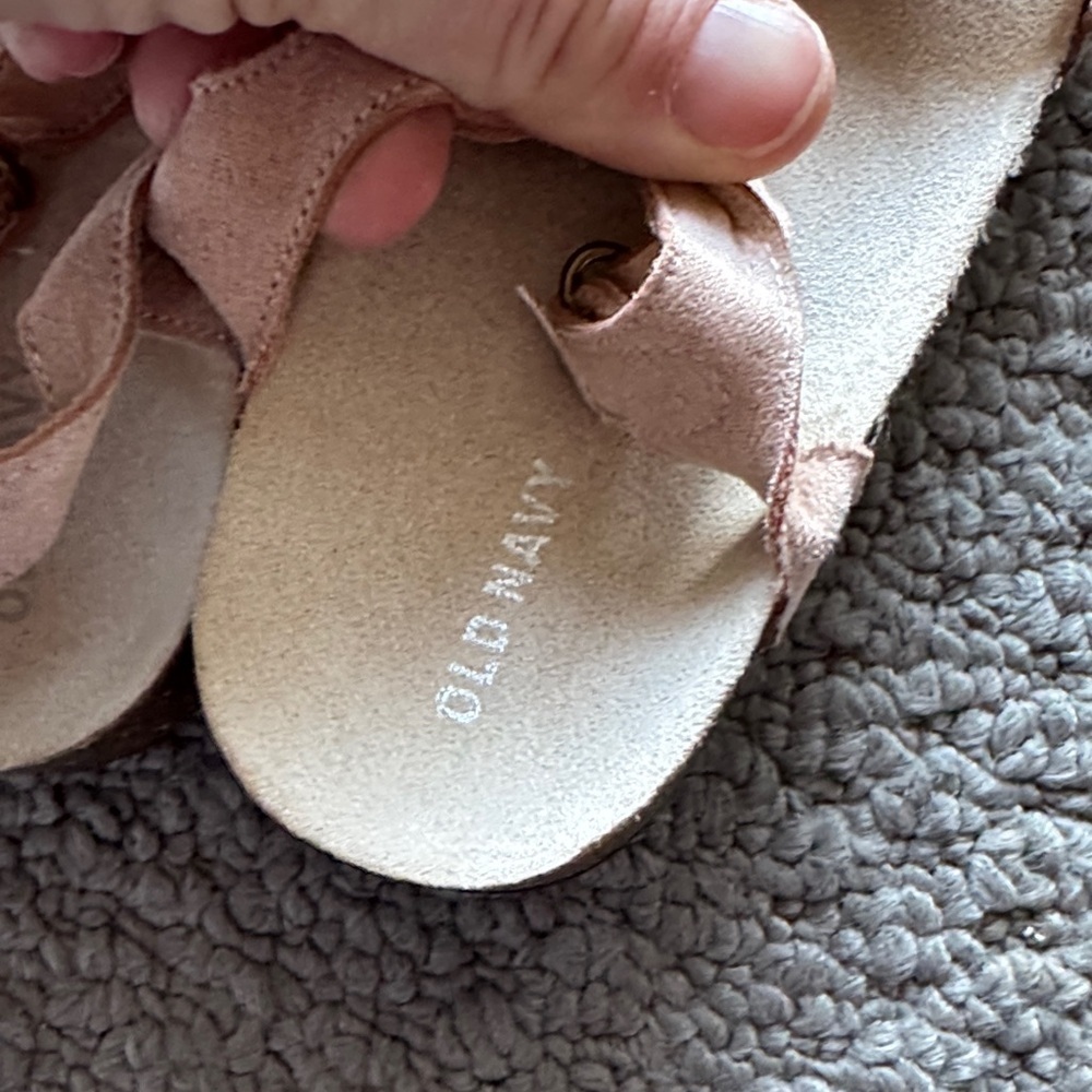 Old Navy Blush Pink Floral Suede Girls Sandals - Picture 2 of 5